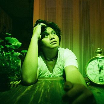 Gangga  Kembali Lanjutkan Sesi Melankoli Lewat Single Terbarunya 'Waiting For You'