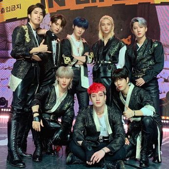 10 Grup Idol K-Pop yang Terlihat Kece saat Mengenakan Hanbok Modern