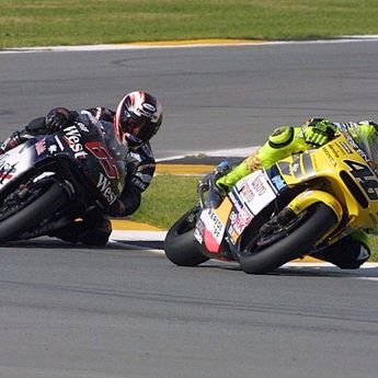 Valentino Rossi, Resmi Mengumumkan Pensiun  