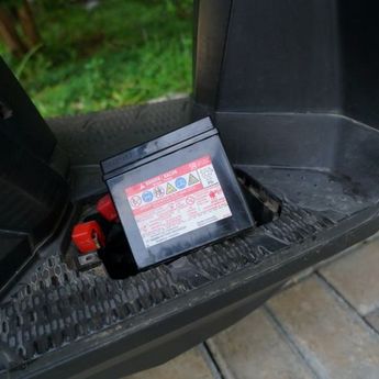 Cek Tegangan Aki Motor, Sebaiknya Jangan Sampai di Bawah Batas Minimal  