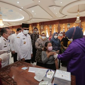 Tinjau Vaksinasi bagi Ibu Hamil di Banjarmasin, Gubernur Kalsel: Aman
