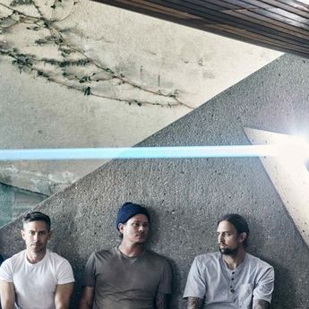 Lagu Spellbound Jadi Single Terakhir Angels & Airwaves Sebelum Album Lifeforms