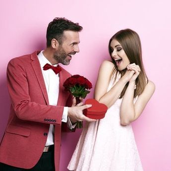 Dapat Perlakuan Baik Berlebihan dari Pasangan, Hati-hati Love Bombing!