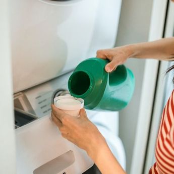 Mau Hemat Deterjen Saat Mencuci di Mesin Cuci? Ini Takarannya 