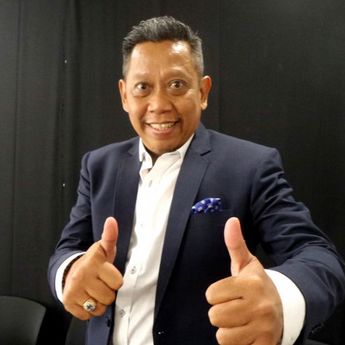 Tukul Arwana Beberapa Kali Minta Obat Sakit Kepala Sampai Batalkan Jadwal Syuting
