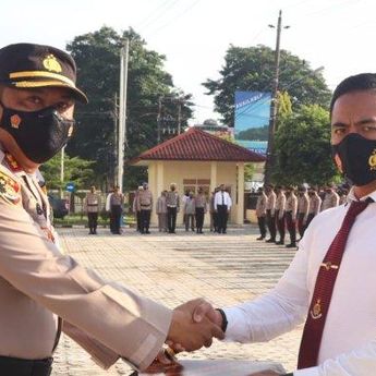 Polisi di Pangkalpinang Diberi Penghargaan dari Bea Cukai, Berhasil Ungkap Ratusan Dus Rokok Ilegal