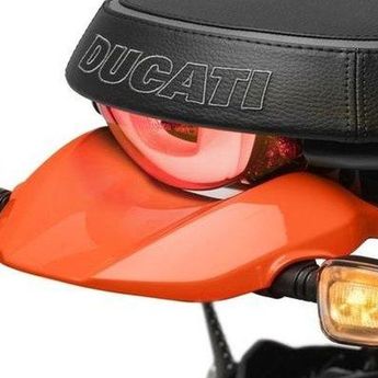 Sembarangan Untuk Ganti Warna Lampu Sein Berisiko Mencelakakan Orang Lain  