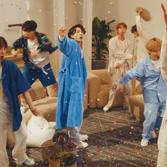 V BTS Alami Cedera, Big Hit Music Bocorkan Kondisi Anggotanya yang Harus Beristirahat dan Mengurangi Gerak
