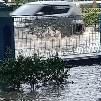 Sungailiat Dikepung Banjir, Karena Curah Hujan Tinggi,  Warga Siaga