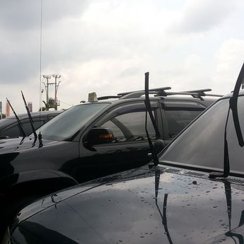 Mubazir, Enggak Perlu Melakukan Angkat Wiper Saat Parkir  
