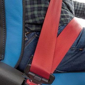 Cara Menggunakan Sabuk Pengaman Mobil yang Tepat  