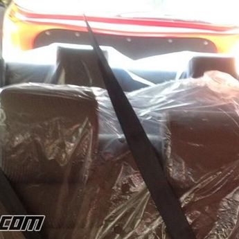 Bukan Cuma Pengemudi, Penumpang Juga Wajib Menggunakan Sabuk Pengaman  