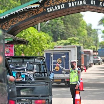 Polri Mendirikan Pos Pengawasan Selama Nataru, Pengendara Wajib Bawa SKM  