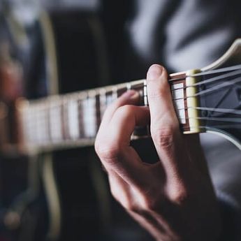 Lirik dan Chord Gitar Ragu - Rizky Febian
