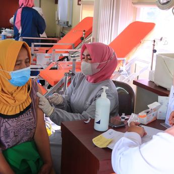 Daop 2 Bandung Sediakan 1000 Dosis Vaksin Covid-19 Bagi Warga di 4 Desa di Kabupaten Garut