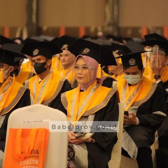 Hadiri Wisuda STIE Dan STIH Pertiba, Ini Pesan Gubernur Babel