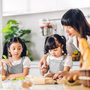 Berikut 4 Tanda Pengasuh Anak yang Tidak Baik, Ibu Harus Tahu!