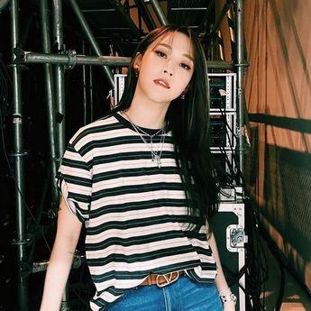 Kolaborasi dengan Penyanyi Seori, Moonbyul MAMAMOO Rilis Lagu 'Shutdown' Beserta Video Klipnya