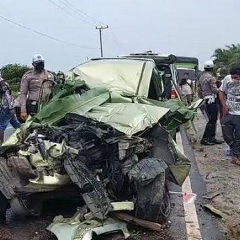 Tabrakan Maut Xenia dengan Truk di Desa Kurau, hingga 2 Orang Tewas