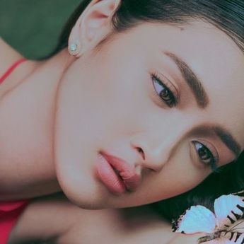 Lewat Single Terbarunya Prinsa Mandagie Cerita Jadi Cewek Cadangan