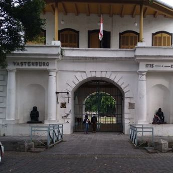 4 Bangunan Paling Tua di Indonesia, Ada yang Sudah Berusia 277 Tahun!