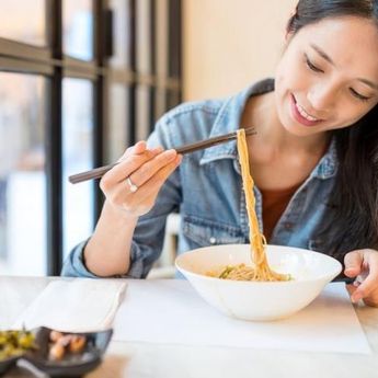 Timbangan Gak Akan Naik, Ini Waktu Terbaik Konsumsi Karbo Saat Diet!