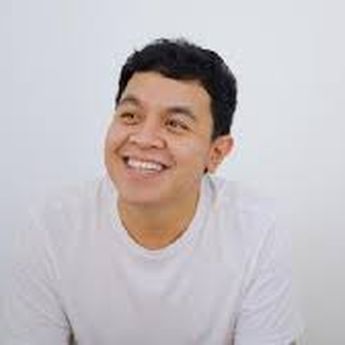Tulus Umumkan Album Baru Berusaha untuk Tetap Berjiwa Muda di Single 'Tujuh Belas'