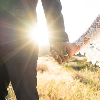  Sebelum Rencanakan Honeymoon, Ini 4 Hal yang Perlu Kamu Tahu!