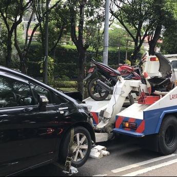 Jangan Didorong, Ini Cara Untuk Mengatasi Mobil Matik yang Mogok  