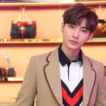 Ada 2 Kru Jatuh dan Meninggal Dunia Saat Syuting, Aaron Yan Kecewa