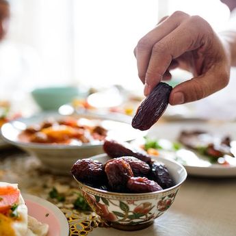 Jangan Abai, Ini 3 Cara agar Berat Badan Tetap Terjaga di Bulan Puasa!