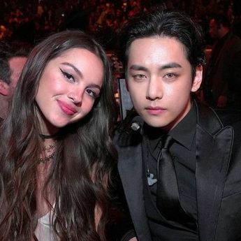 V BTS Bongkar Percakapan di Antara Momen Bisik-bisiknya dengan Olivia Rodrigo 