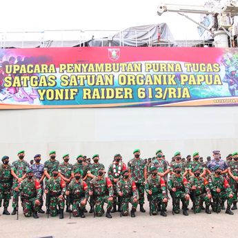 Pangdam VI/Mulawarman Sambut Kepulangan Prajurit Satgas Pamtas Mobile Yonif Raider 613/Raja Alam di Balikpapan