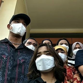 3 Adik Bibi Andriansyah Kompak Dampingi Faisal Pada Sidang Putusan Hak Perwalian Gala Sky 