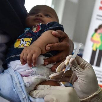 Bulan Imunisasi Anak Nasional Cegah KLB pada Anak   