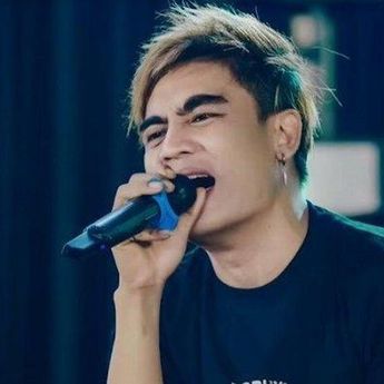 Charly Cover Lagu Rumahsakit bareng Vindes Musik Indies dan Melayu Bersatu