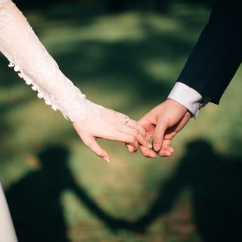 Kalau Nggak Mau Diganggu Orang Ketiga Cepat Pajang Foto Pernikahan di 5 Area Ini, Menurut Fengshui Bisa Bikin Langgeng Hubungan