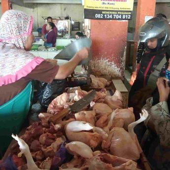 Jelang Lebaran, Harga Daging Ayam di Boyolali Tembus Rp37 Ribu per Kilo