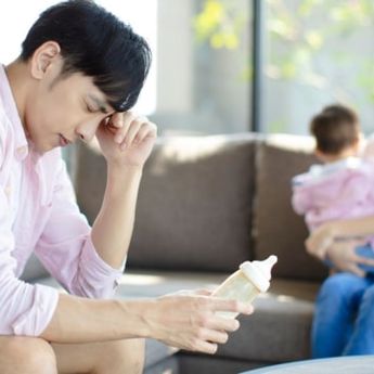 Prioritas Mana, Buah Hati atau Pasangan Jika Suami Cemburu pada Anak? 