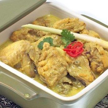 Menu Wajib Idul Fitri, Ini Resep Ayam Opor Kuning            