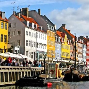 Klaim Pandemi Terkendali, Otoritas Kesehatan Denmark Tangguhkan Vaksinasi Covid-19