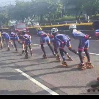 Meluncur di Tengah Jalan, Rombongan Pengguna Sepatu Roda Disebut Wagub DKI Arogan karena Lakukan Ini