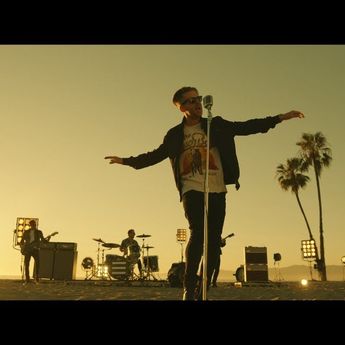 Lirik Lagu dan Terjemahan 'I Ain't Worried' - OneRepublic, OST Top Gun: Maverick