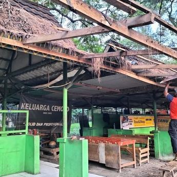 Dialihfungsikan Menjadi Food Court, Kawasan PKL Selter Manahan Mulai Dibongkar