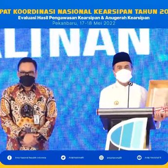 Hari Kearsipan Nasional 2022, Gubernur Riau Terima Salinan Arsip Kerajaan Riau