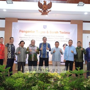 Erzaldi Rosman Serahkan Memori Jabatan kepada Pj Gubernur Ridwan Djamaluddin