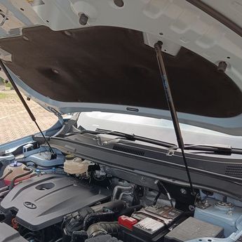 Lakukan Ini Bila Mendengar Bunyi dari Kap Mesin Mobil  