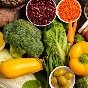 Belajar dari Titiek Puspa, Ternyata Makan Sayuran dan Buah yang Seperti Ini Bisa Sebabkan Kanker Serviks