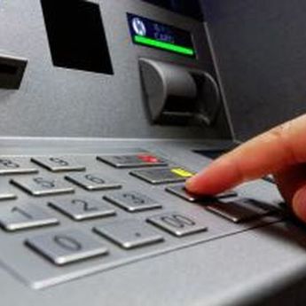 Benarkah Biaya Admin Bank Memberatkan Nasabah?