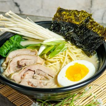  Creamy Serta Gurih, Berikut Ini Cara Membuat  Ramen Kuah Susu 